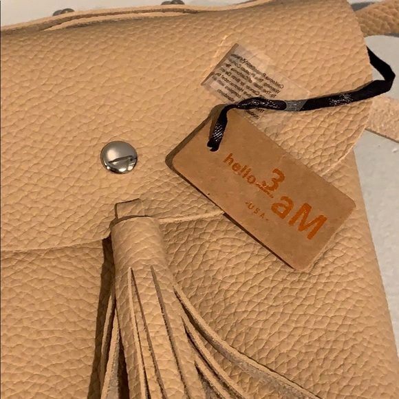 hello 3aM Tan Pebble Leather Crossbody Purse NWT - Picture 9 of 11